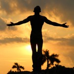 UP Diliman Oblation as the sun sets. (Photo by Jun Madrid, UP MPRO)