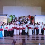 UP Scientists take to the stage at the Ang Bahay ng Alumni. (Photo by Jun Madrid, UP MPRO)