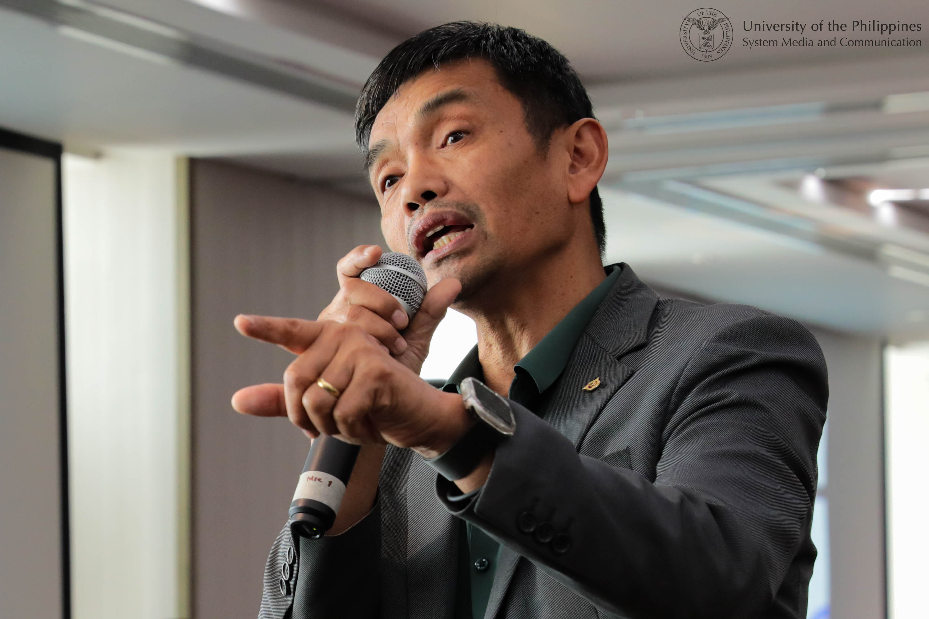 UP Baguio Chancellor Joel Addawe participates in the discussion. Photo by Jonathan Madrid, UPS-MCO.