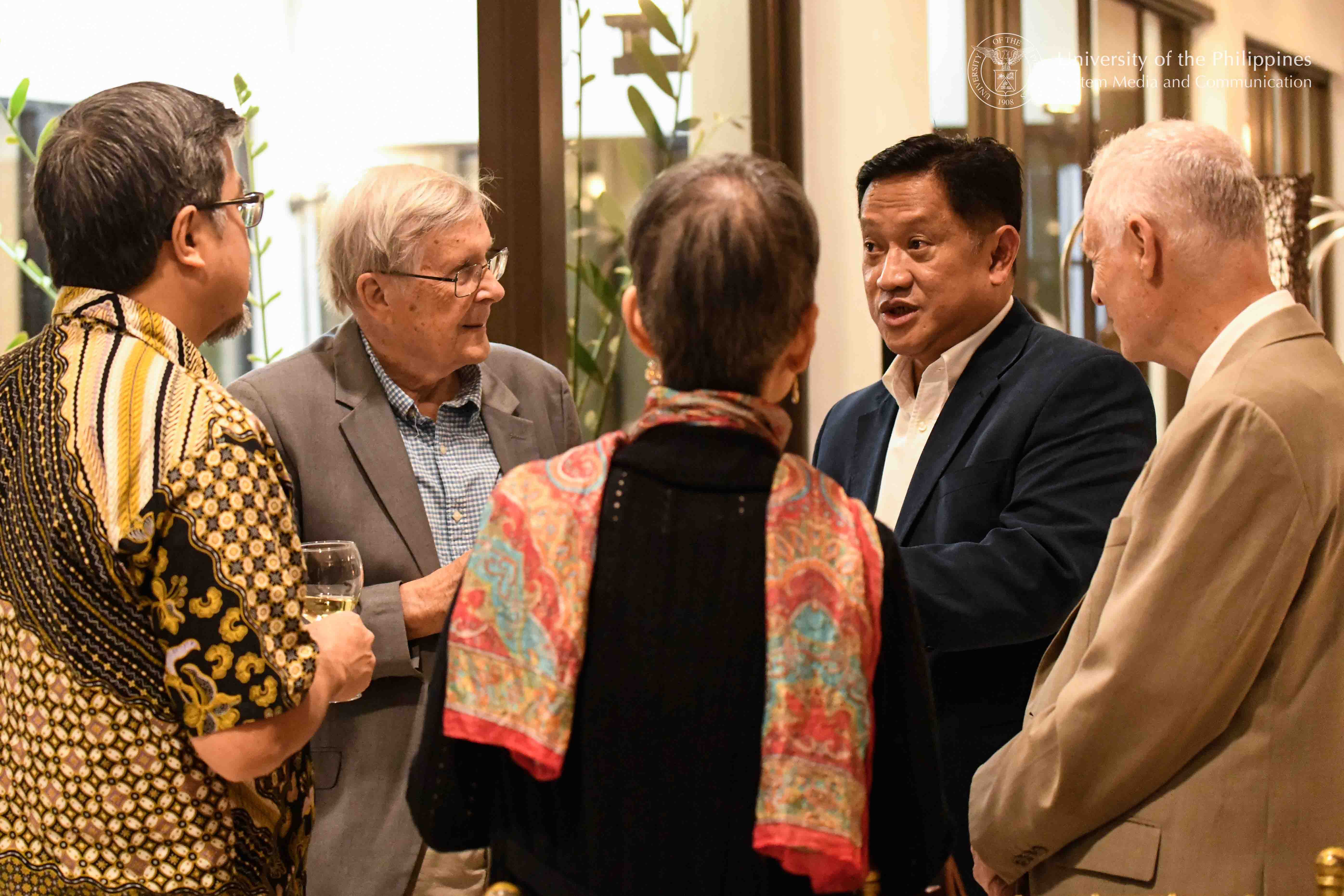 University officials exchange ideas with visiting professors. Photo by Kevin Roque, UPS-MCO.
