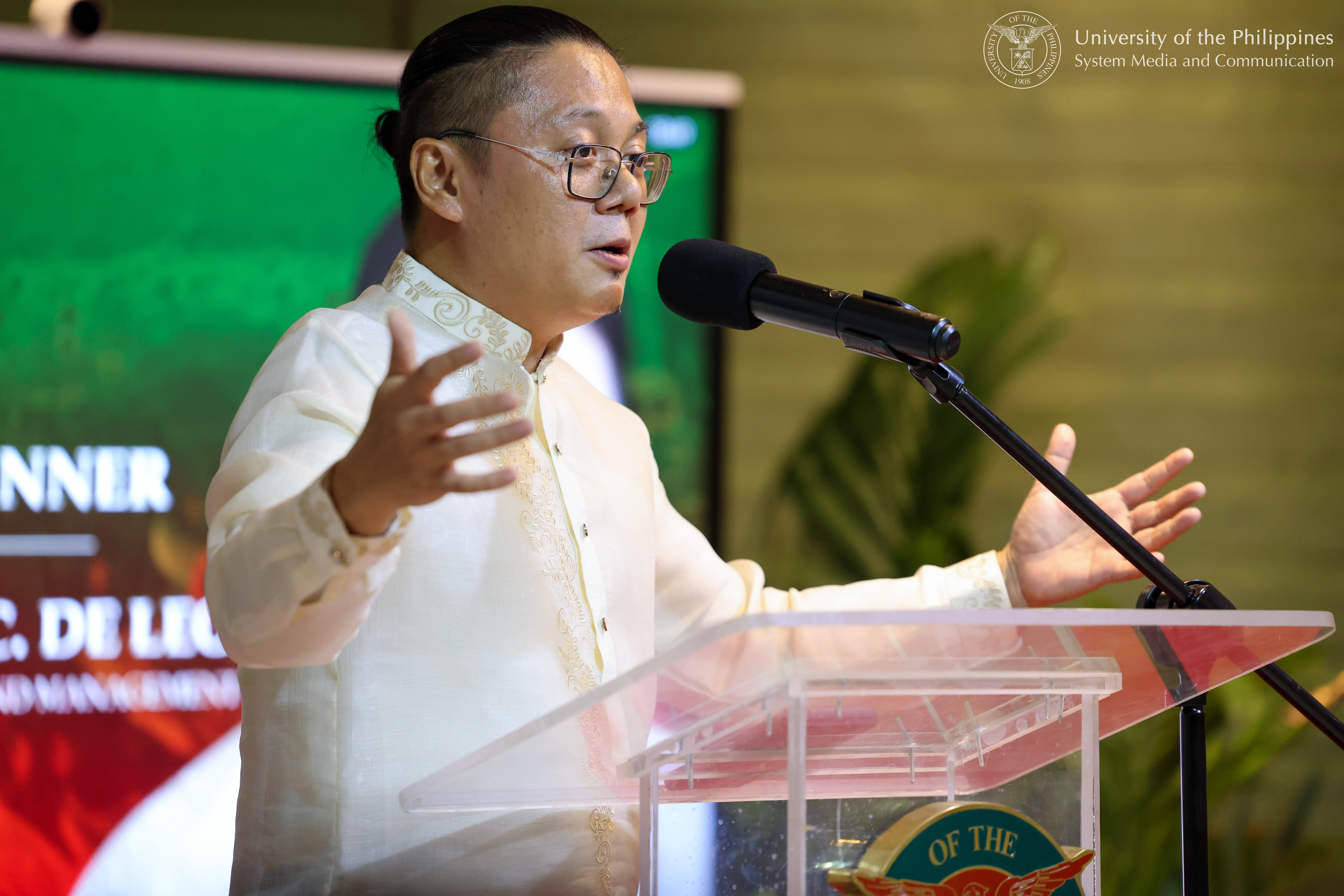UP Diliman National College of Public Administration and Governance Dean Kristoffer Berse says that Secretary Kim Robert de Leon is a fast worker and a strong advocate who will watch over the national budget. He adds that the DBM can count on NCPAG for collaboration and support. Photo by Jun Madrid, UPS-MCO.