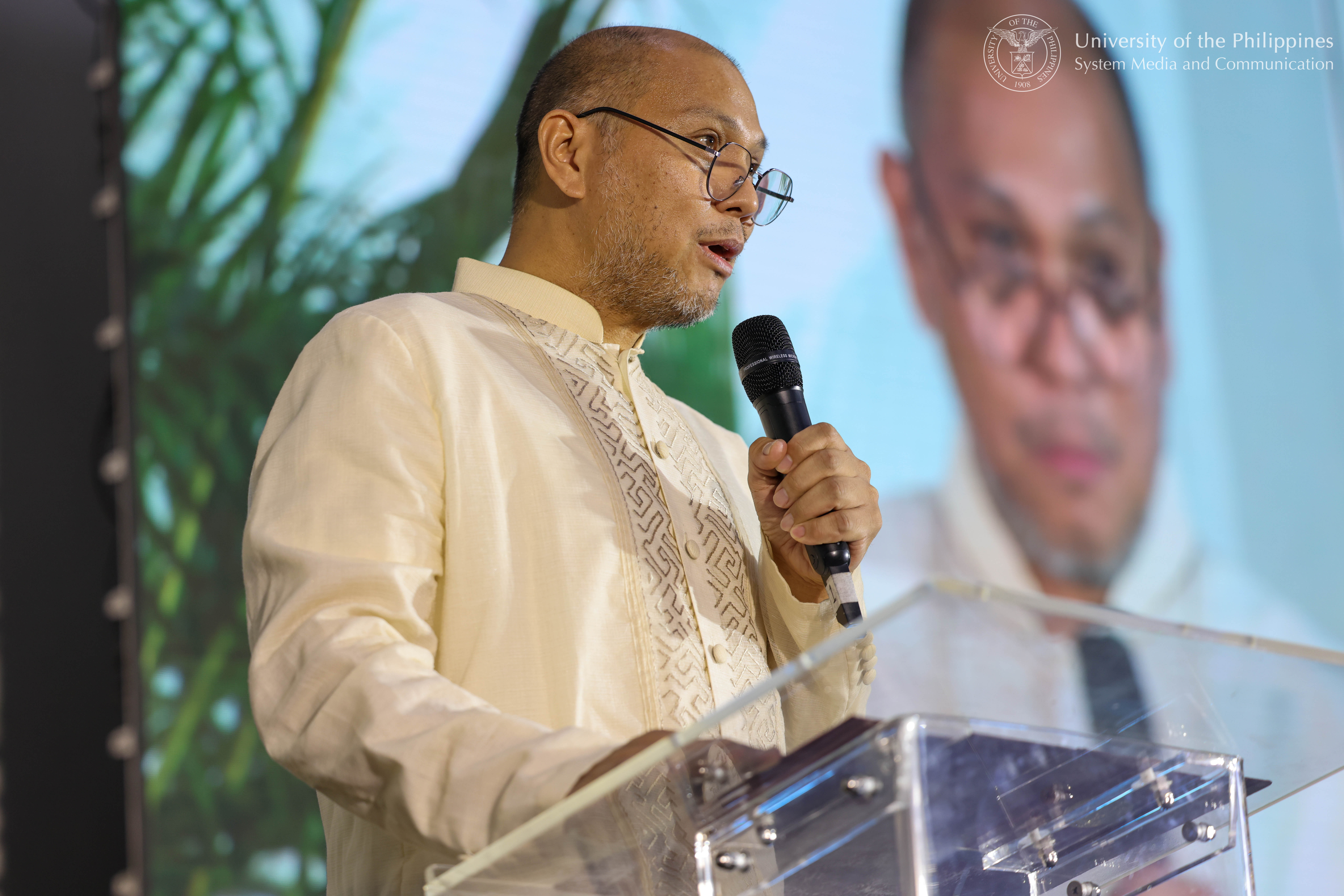 “Ang bawat tagumpay na inyong nakamit ay sumasalamin sa husay at dangal na pinangangalagaan ng ating unibersidad.” — UP Assistant Vice President for Academic Affairs Ian Kendrich Fontanilla. Photo by Jonathan Madrid, UPS-MCO.