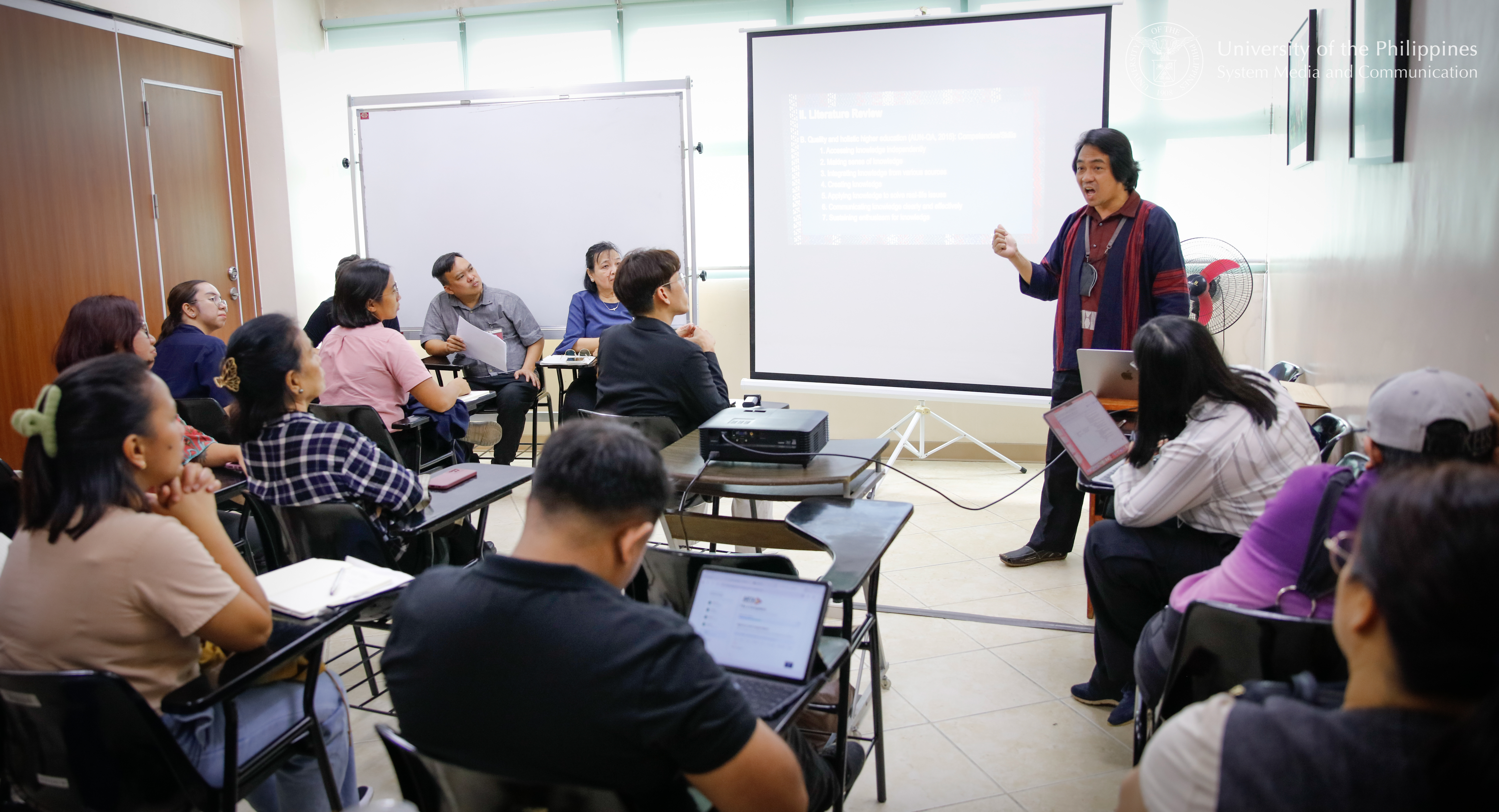 Conference delegates vigorously exchange ideas about the UP GE Program in parallel sessions held at the UP Diliman Institute of Biology.
Photos by Misael Bacani, UPS-MCO.