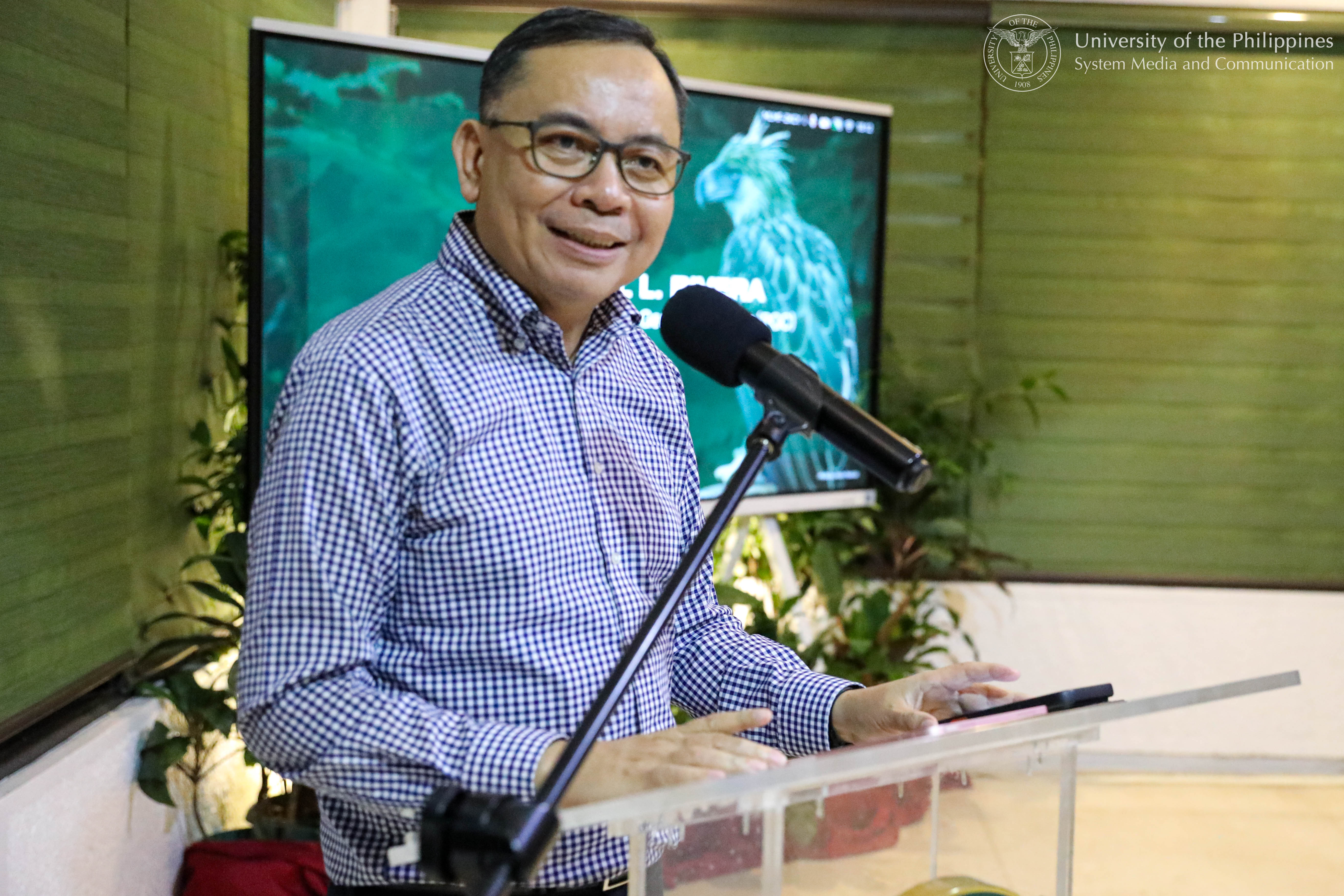“Saving the species goes hand in hand with saving our forests and securing the future of our generation,” UP Philippine Genome Center Executive Director Windell Rivera says at the UP Philippine Genome Center-Philippine Eagle Foundation celebratory dinner.

Photo by Jonathan Madrid, UPS-MCO.
